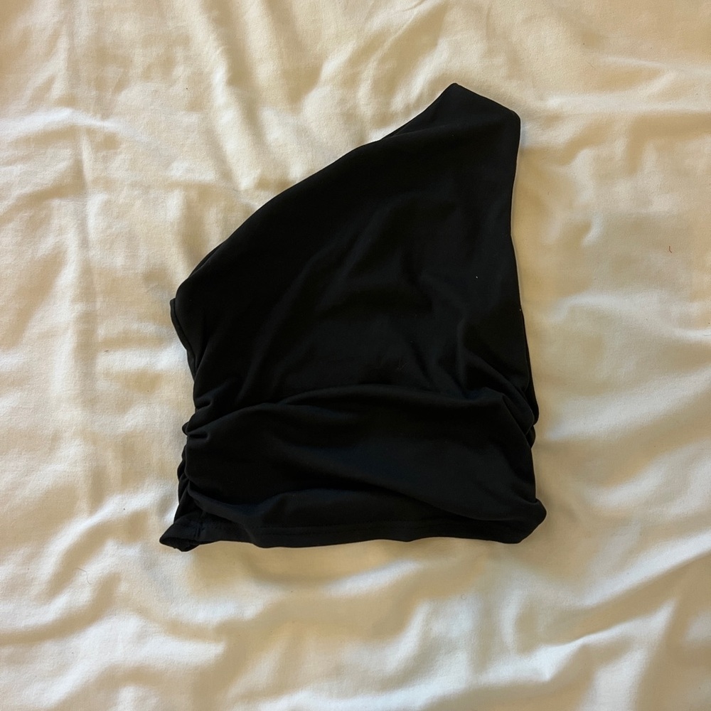 SHEIN Black One-Shoulder Crop Top